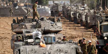 gaza_israeli_tanks_at_border_460